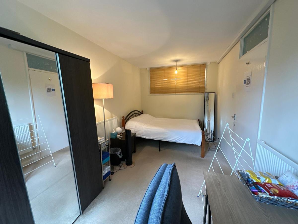 Cozy Room In Shared Home Near Canary Wharf Londen Buitenkant foto